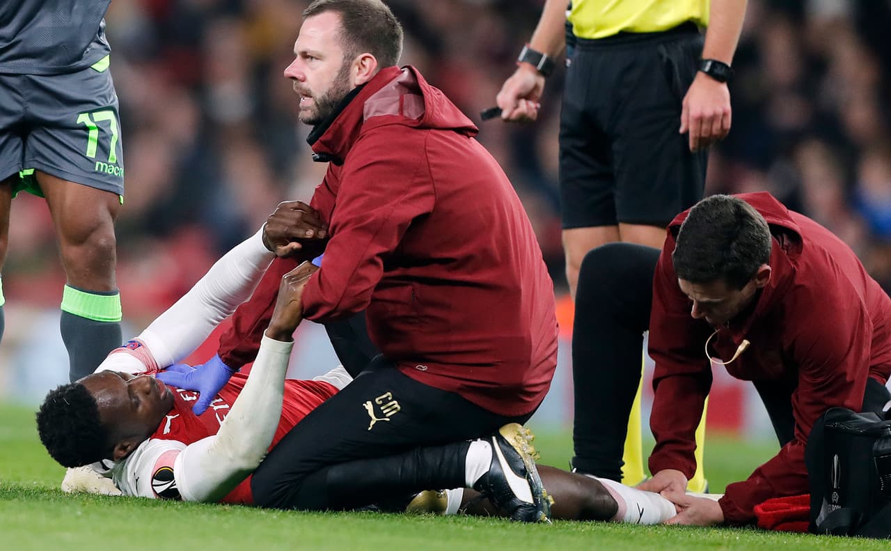 El primer diagnóstico no era bueno y los médicos también solicitaron el cambio. Comenzó a calentar Pierre-Emerick Aubameyang.