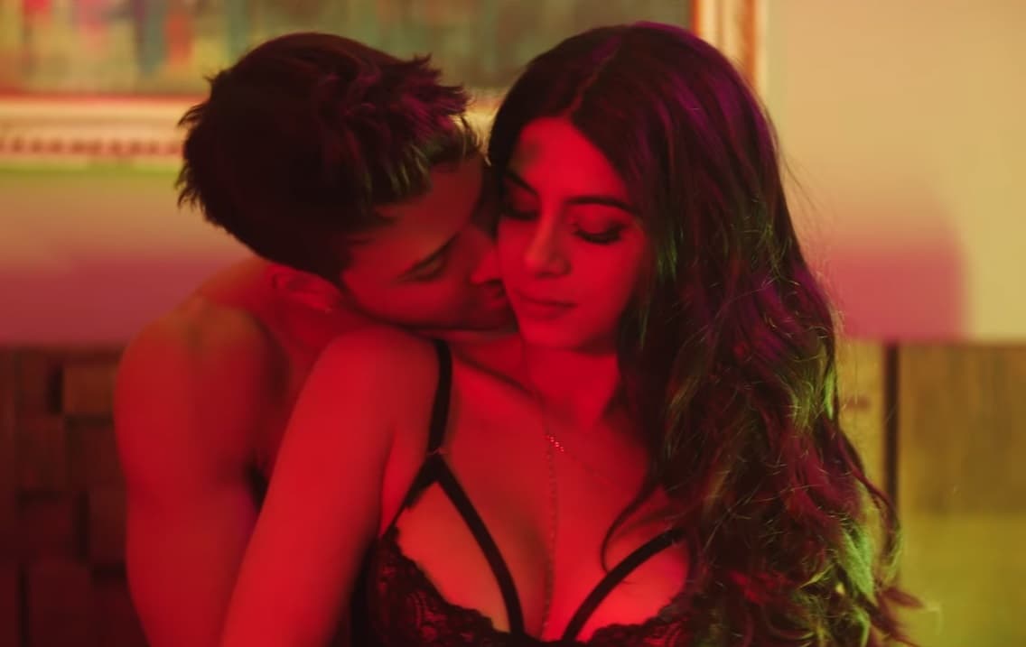 Las escenas suben de intensidad en cada momento, y Emeraude luce hermosa.