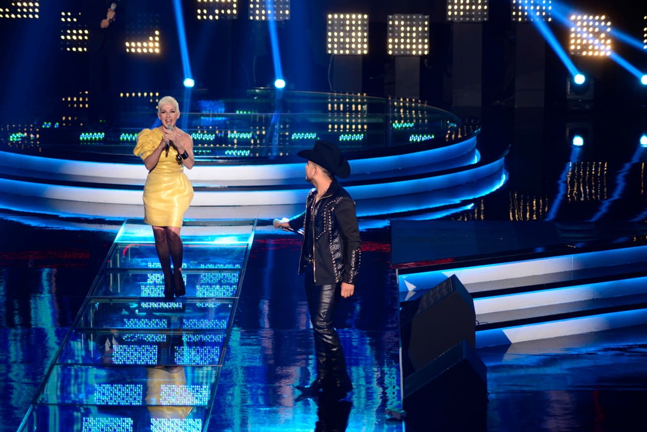 Cristian Castro y Espinoza Paz no pararon de ¿pelear?, los jueces fueron más duros, los capitanes se notaron un poco estresados, Gali lució súper sexy y una familia abandonó su sueño. Esto y más pasó en la segunda gala de Me Pongo De Pie.