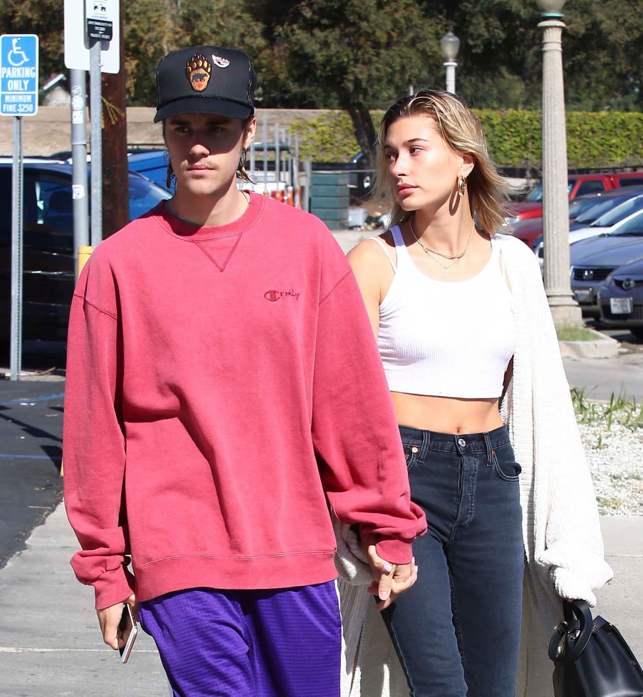 La modelo de 21 años relató que está reservando
<b>algunos lugares "cute" de su cuerpo</b> para tatuarse los nombres de sus hijos.