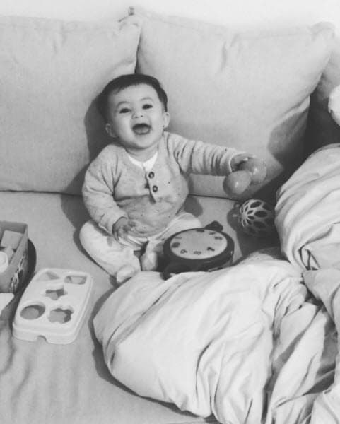 Y es que el tiempo pasa muy rápido y no quiere perderse ninguna etapa de su crecimiento. El pasado 11 de septiembre cumplió cumplió ocho meses y Zuria lo celebreó con esta tierna imagen: "8 felices meses 🎈LUA".