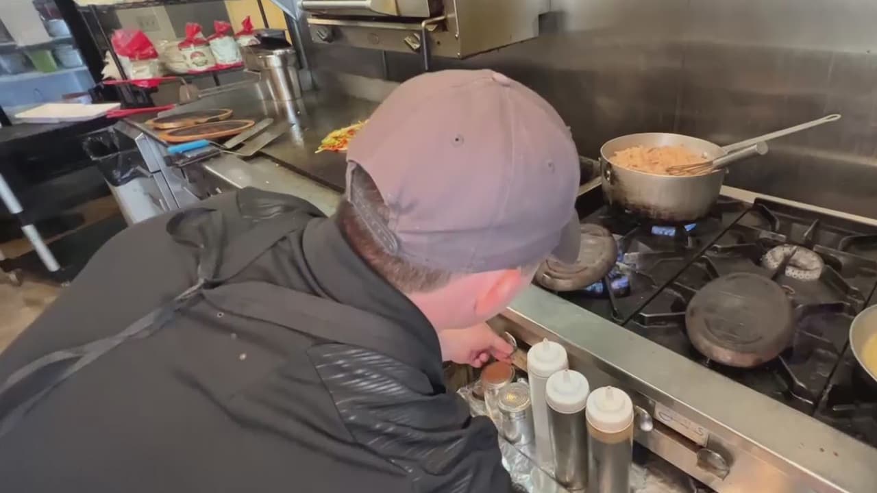 Votantes aprueban aumento al salario mínimo a $15 la hora en Tucson