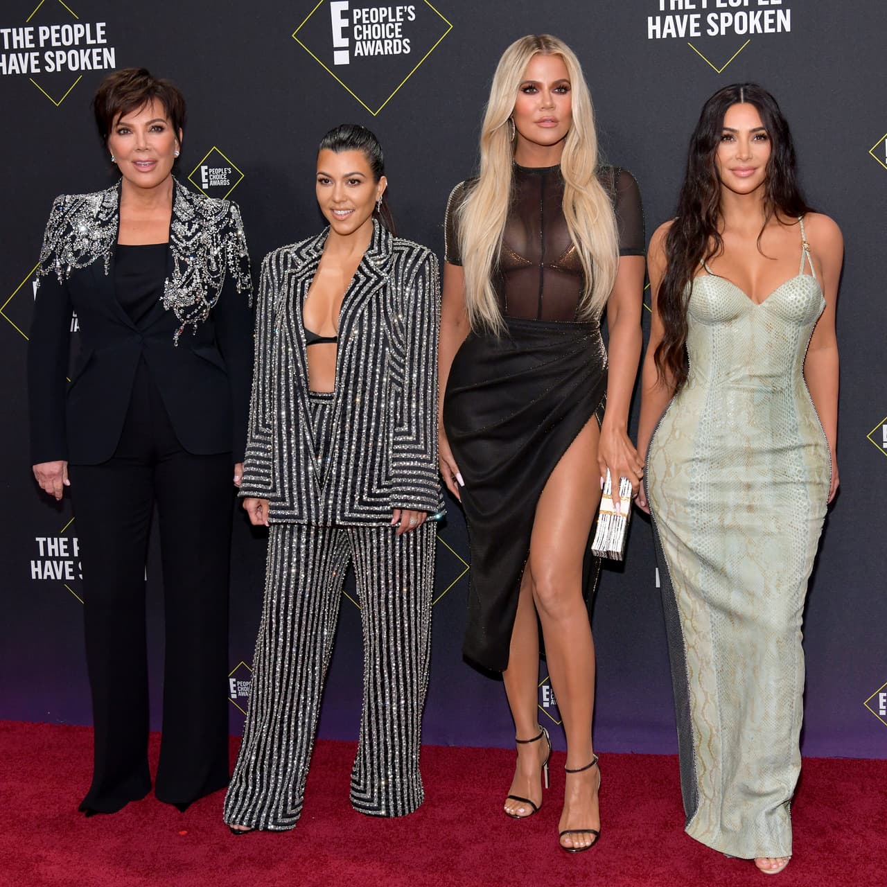 Sin embargo, para los fieles seguidores de esta mediática familia les es inexplicable que 
<b>Khloé jamás haya asistido </b>a las ediciones de la gran noche de la moda en Nueva York.
