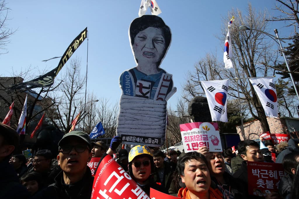 Dos muertos en las protestas tras la confirmación de la destitución de la presidenta de Corea del Sur