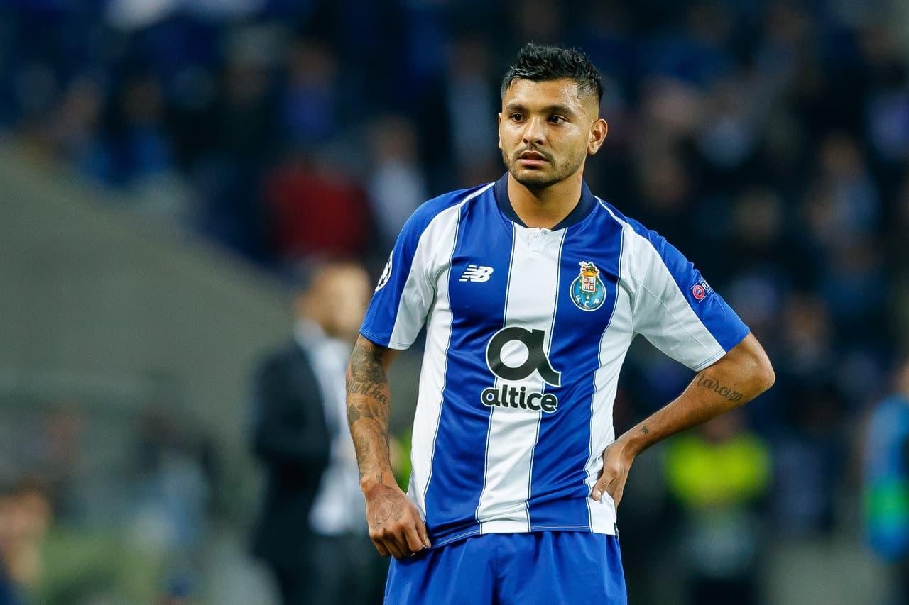 <b>Jesús Corona: </b>este lunes el F.C. Porto recibe al Nacional por la Liga NOS en la cual es líder con gran diferencia. El Tecatito llega de jugar 90 minutos en el triunfo ante el Chaves, tras ser sustituido por Adrián.