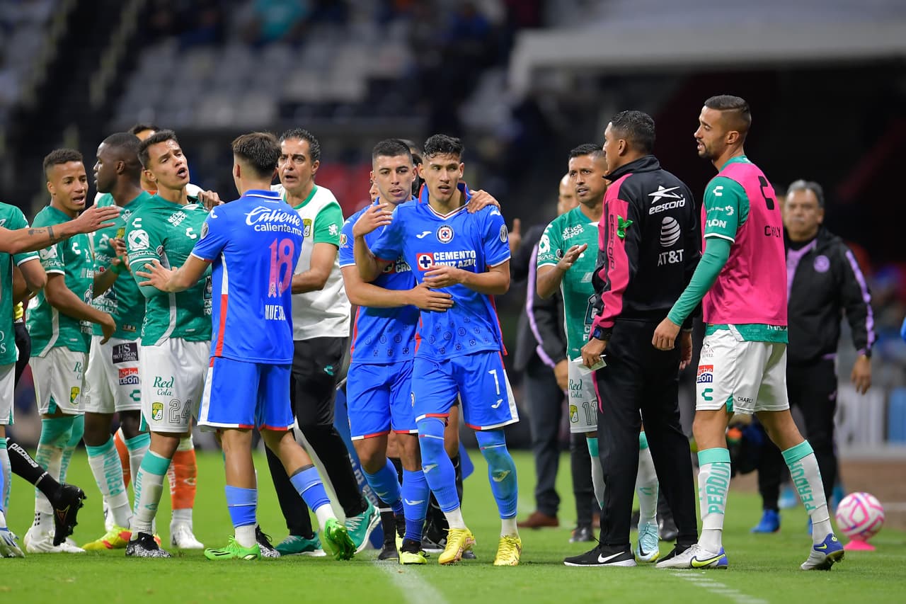 El juego se volvió ríspido y hubo un conato de bronca.