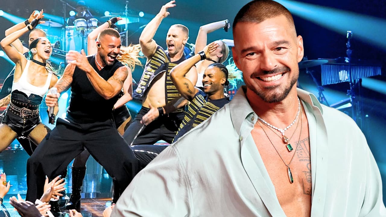 Ricky Martin voló por el escenario y emocionó con éxitos como 'Livin' la Vida Loca'