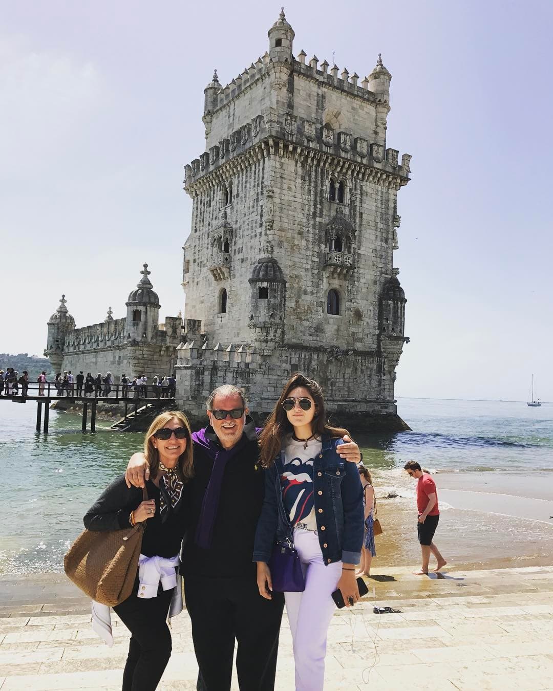 Mia se encontraba con Raúl y Millie en tierras portuguesas cuando cumplió los 17 años.