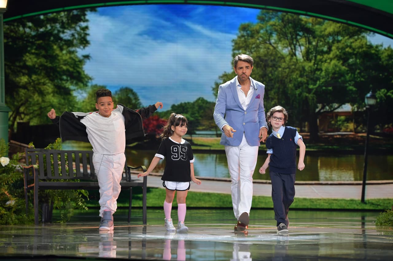 Las lecciones incluían cómo caminar, cómo hablar y cómo vestirse.