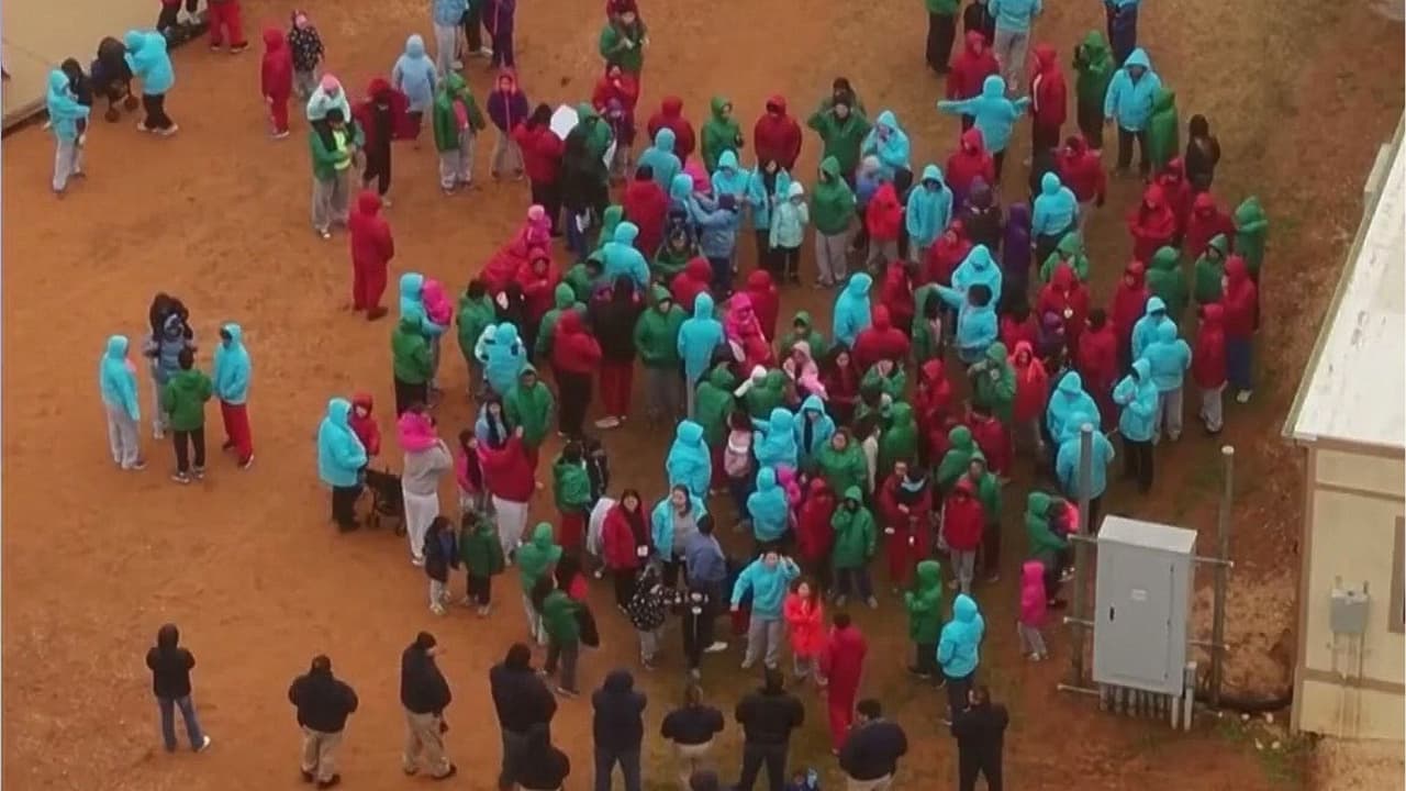 Más de 10,000 dólares semanales son enviados a migrantes en centros de detención de ICE: Así nació esta campaña de ayuda