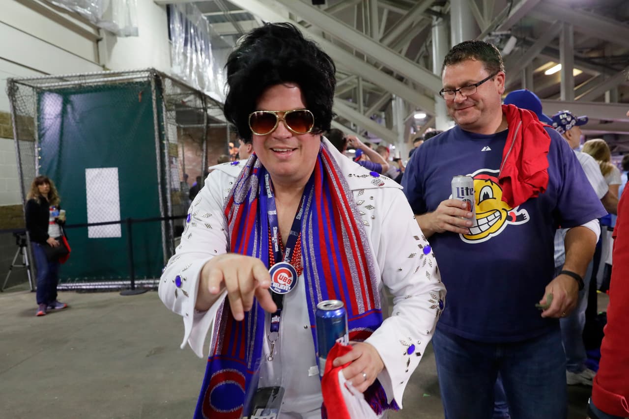 La noche en la que los Cubs lograron acabar con la sequía de 108 años y finalmente ganar el Clásico de Otoño.