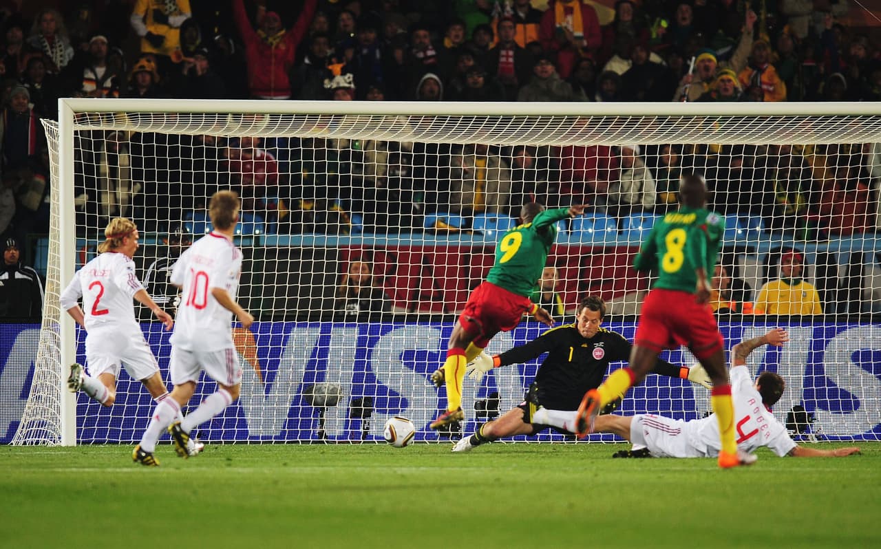 En Sudáfrica 2010 tuvo participación destacada con dos goles en tres partidos disputados.