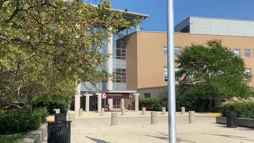  Una preparatoria de Chicago decide no tener servicio de policía en el plantel