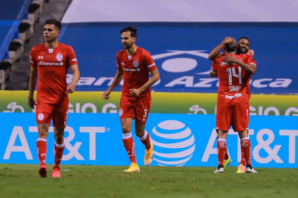 William da Silva conectó un balón en el centro del área para fusilar el arco poblano.