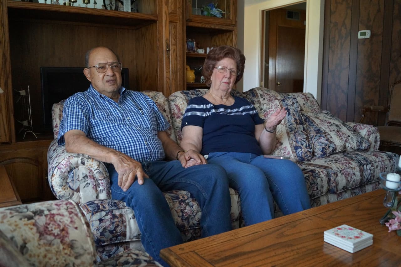 Marshall y Shirley Padilla han sido voluntarios en el cementerio durante 60 años
