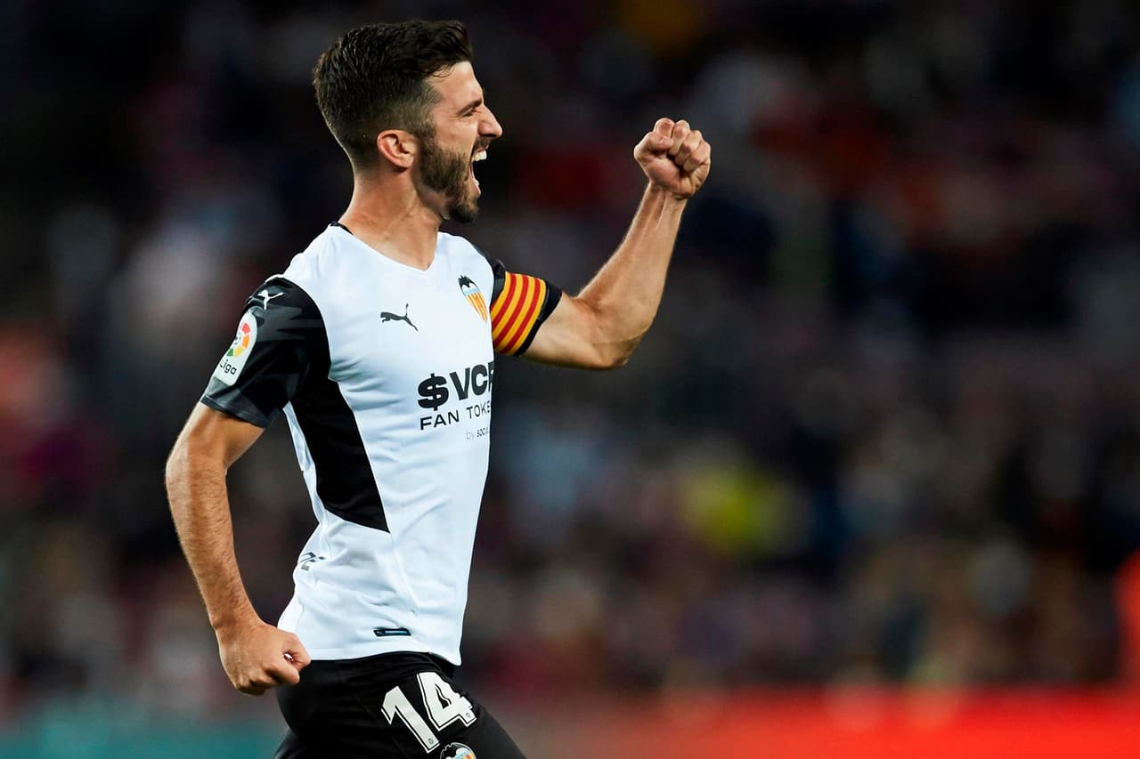 El Barcelona se lleva el triunfo sobre el Valencia con marcador 3-1, durante la novena jornada en La Liga. José Luis Gayá ponía arriba a los 'Chés' al minuto 5', pero Ansu Fati (13'), Memphis Depay con un penalti (41') y Philippe Coutinho (85') le dieron la victoria al equipo dirigido por Koeman.