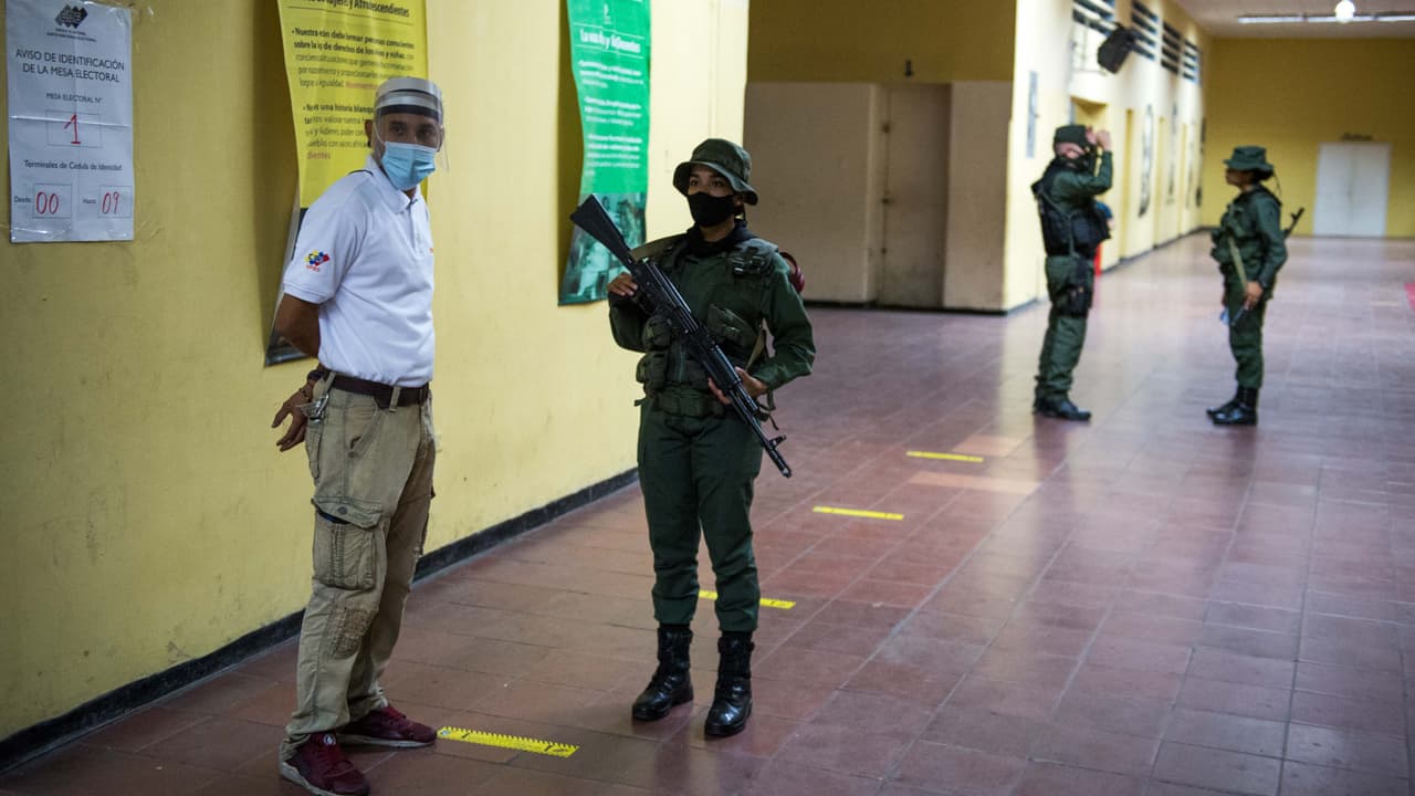 Régimen de Maduro toma el control de Asamblea Nacional tras elecciones marcadas por el abstencionismo