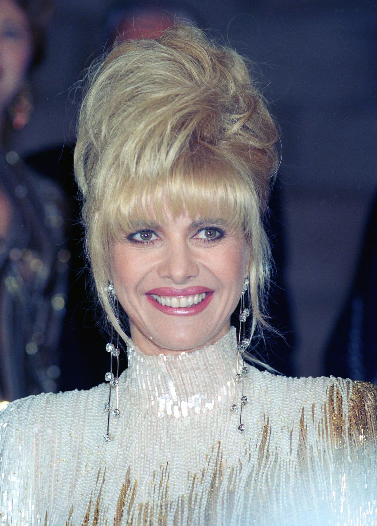 <b>Después de un largo y escandaloso proceso de divorcio, Ivana ganó un acuerdo de divorcio de $20 millones. </b>
<br>
<br>