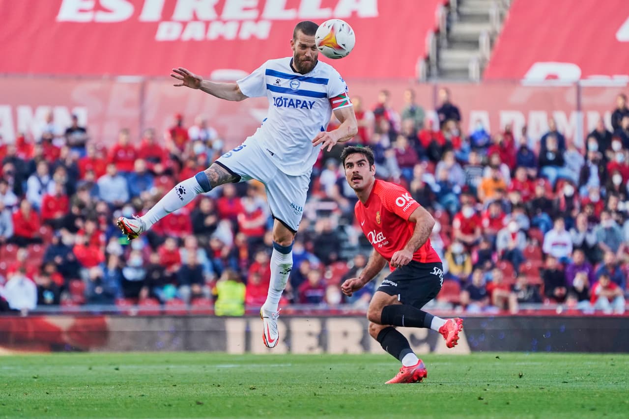 Betis perdió en casa contra Elche con Guardado en cancha y Lainez en tribuna; Mallorca de Javier Aguirre derrota al Alavés en duelo vital para no descender y Villarreal gana el derbi ante Valencia.