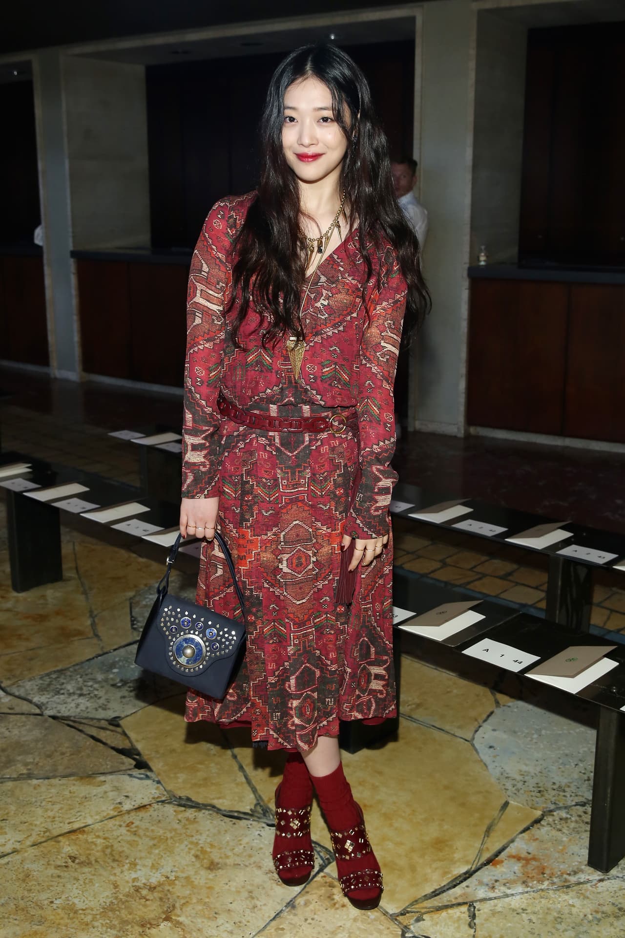 La mañana de este 16 de octubre el cuerpo de la artista fue sometido a una 
<b>autopsia</b> que duró dos horas, así lo informó el diario británico 
<a href="https://metro.co.uk/2019/10/16/sulli-autopsy-results-released-police-confirm-no-suspicion-homicide-10926747/" target="_blank">Metro</a>.