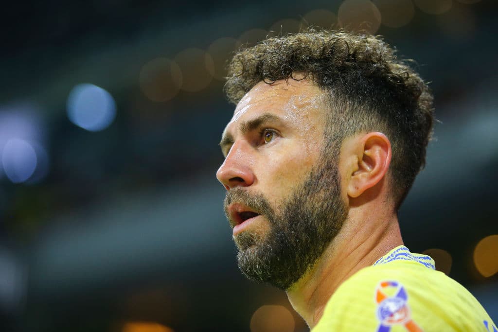 Miguel Layún señala cómo afecta el teléfono móvil a un futbolista