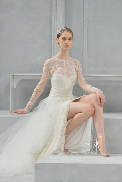 Aquí los mejores modelos del diseñador Monique Lhuillier.