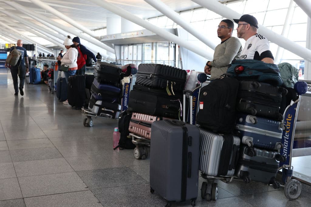 En JFK y Newark hay desvíos y reasignación de espacios debido a la alta demanda y trabajos de remodelación.