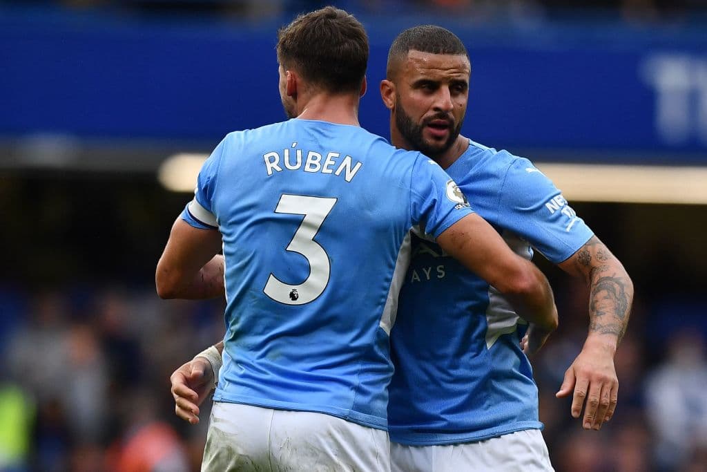 Con un solitario gol de Gabirel Jesus al minuto 53, Manchester City vence 0-1 en su visita al Chelsea y hay un cuaduple empate en la cima de la tabla con 13 unidades.