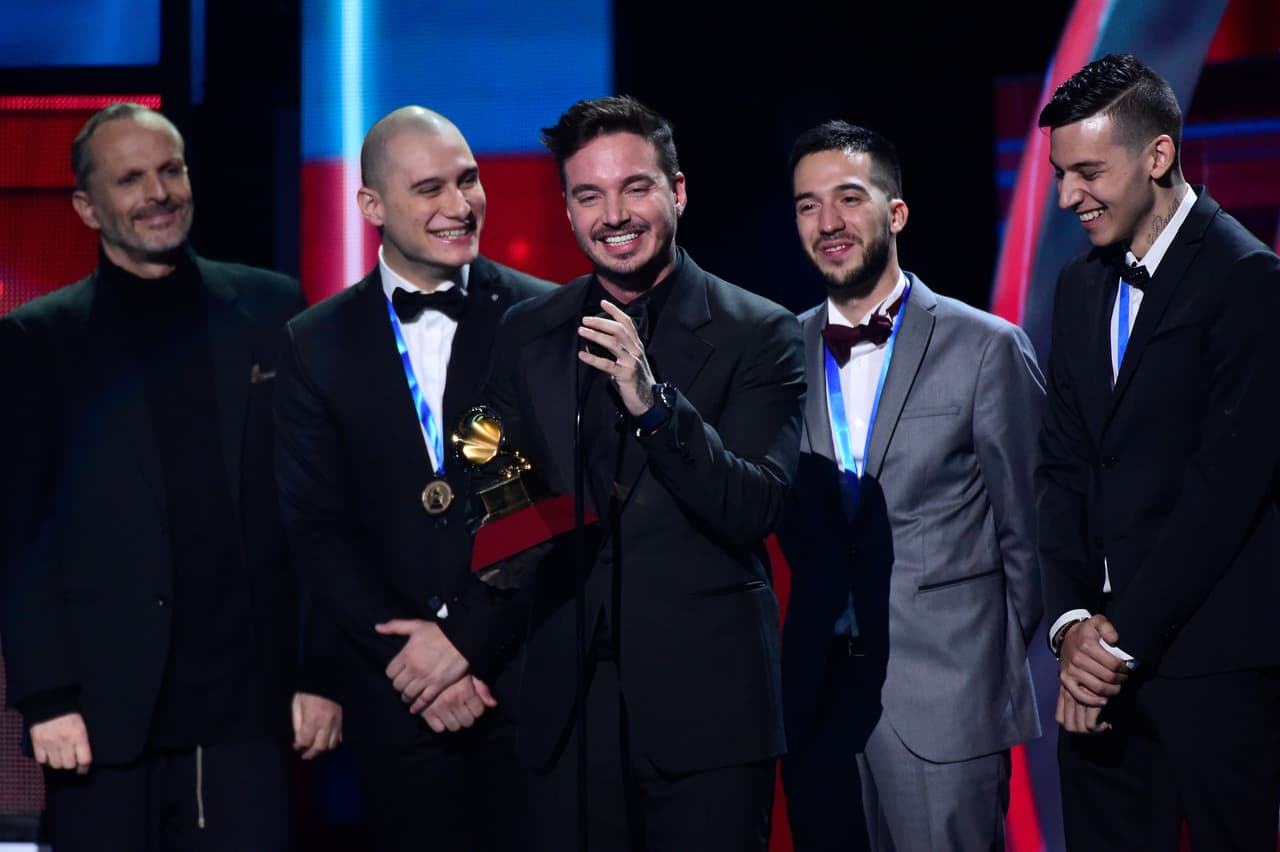 El cantante colombiano está nominado en las categorías Álbum del Año por 'Vibras; Grabación del Año por 'Mi gente' (junto a Willy William) y por 'X' (junto a Nicky Jam).