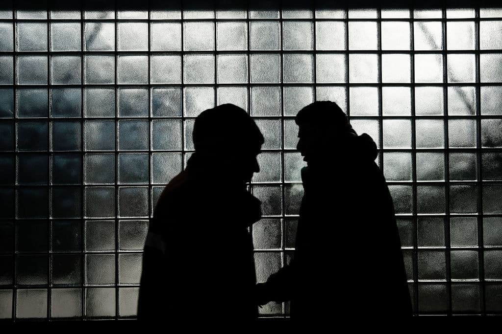 Condenan a 6 años de cárcel a un hispano que se hizo pasar por agente de ICE para cobrar a inmigrantes por falsos trámites