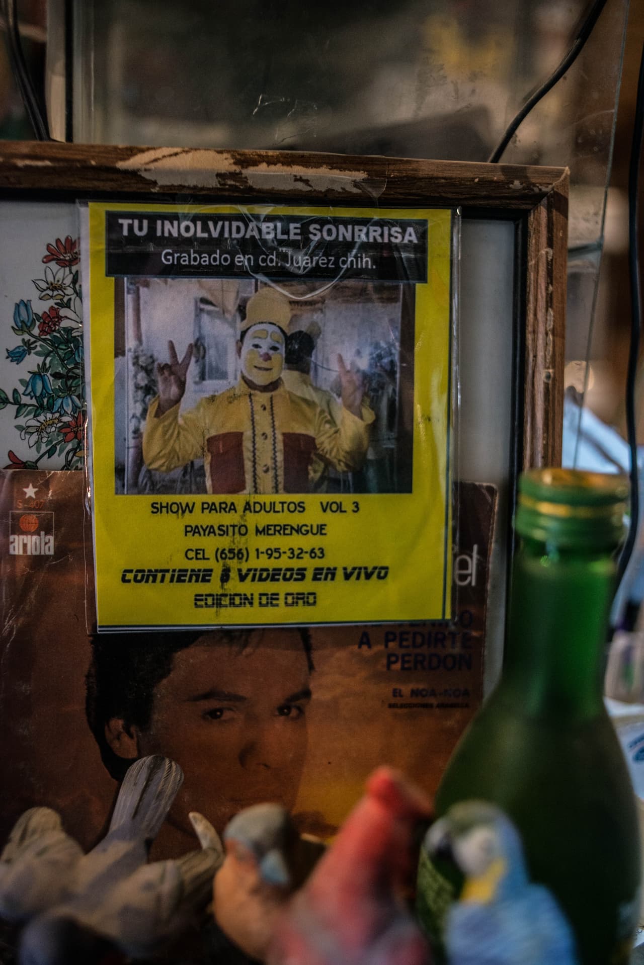 González dice ser el payasito "más famoso de Juárez" y un proclamado admirador de Juan Gabriel.