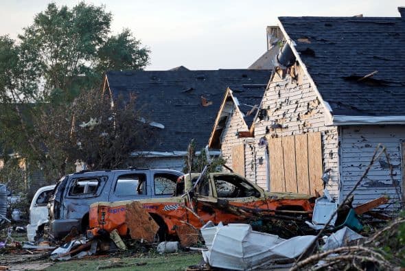 De acuerdo con el Servicio Meteorológico Nacional, el tornado que golpeó Coal City el lunes por la noche puede ser considerado el más poderoso desde el fenómeno de agosto de 1990 en Plainfield, publicó el sitio Moris Herald-News.