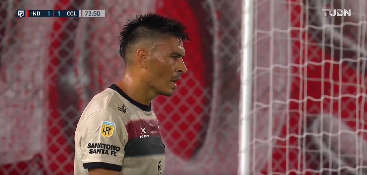 ¡¿Qué hiciste!? Paolo Goltz provoca el penal más absurdo de la historia