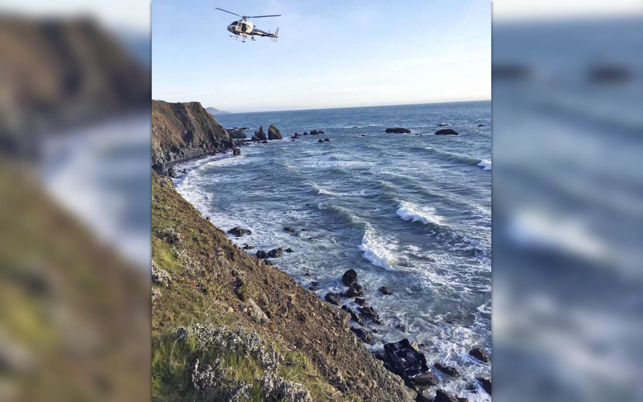 Una camioneta con 8 miembros de una familia cae por un precipicio, las autoridades aún buscan a tres niños