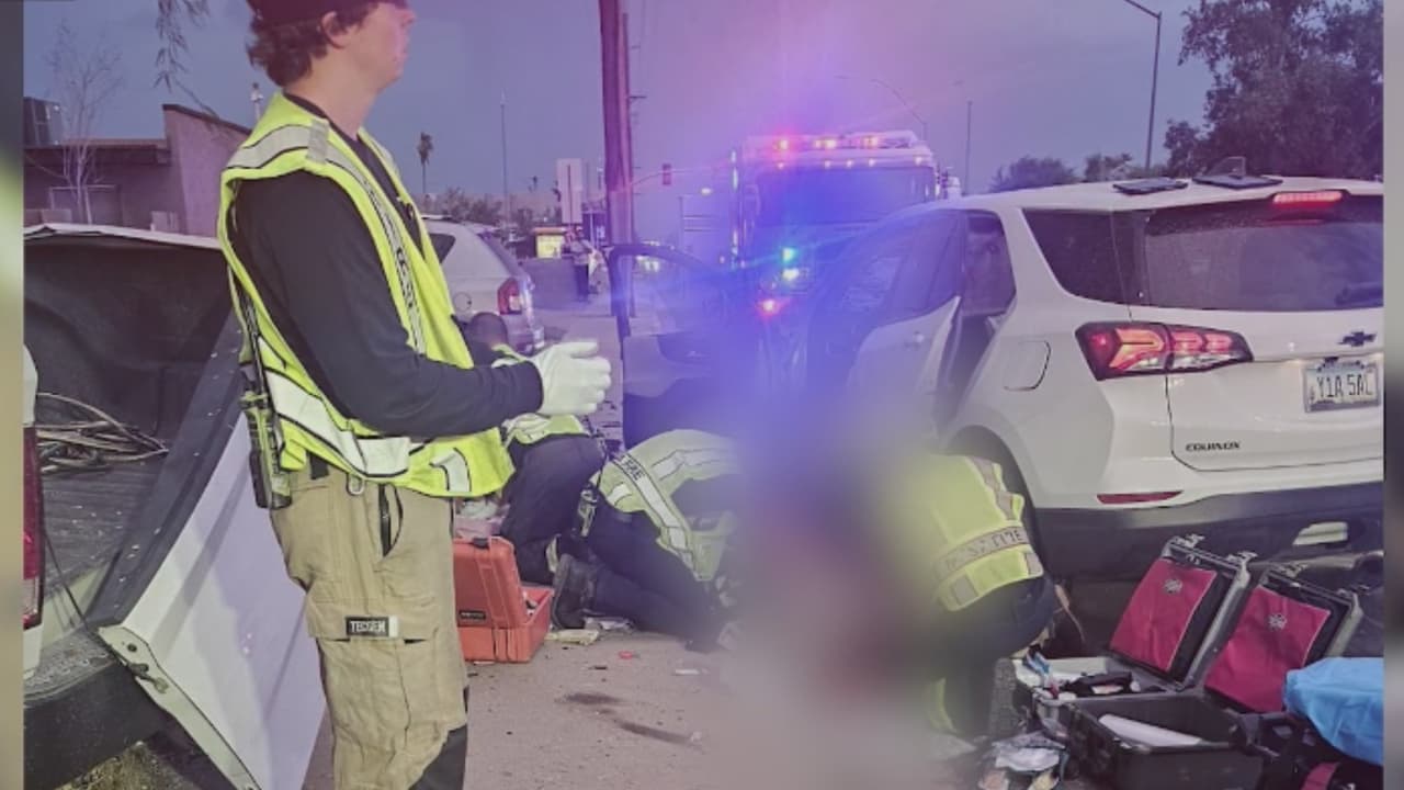 Madre e hija mueren tras aparatoso choque vehicular en la ciudad de Mesa