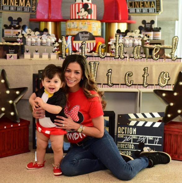 Con una fiesta inspirada en Mickey, el bebé de nuestra conductora celebró su primer año de vida.