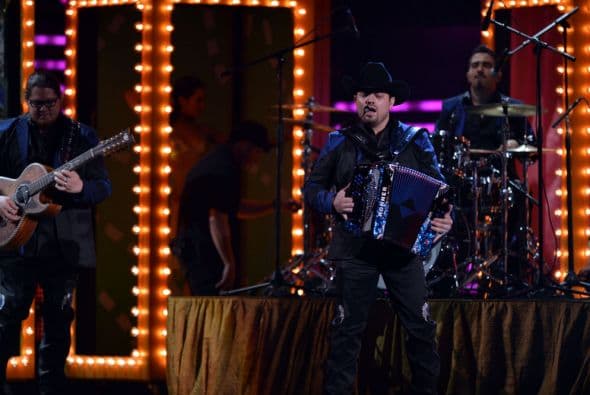 El grupo Voz de Mando nos cantó "Y ahora resulta".