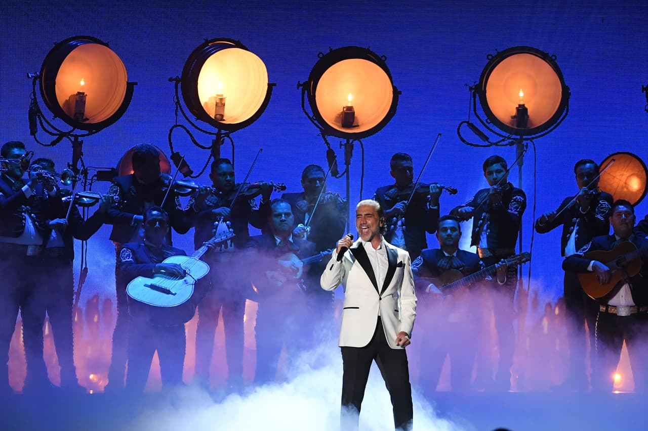 Además de tener dos nominaciones a Latin GRAMMY, Alejandro Fernández tuvo una participación musical con su tema 'Quiero que vuelvas'.
