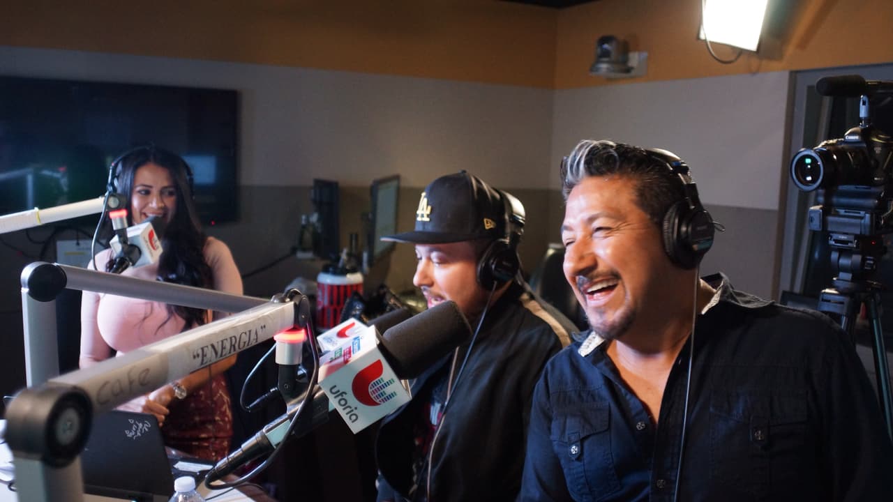 Roberto Tapia llegó al El Bueno, La Mala y El Feo para estrenar en exclusiva su nuevo sencillo.