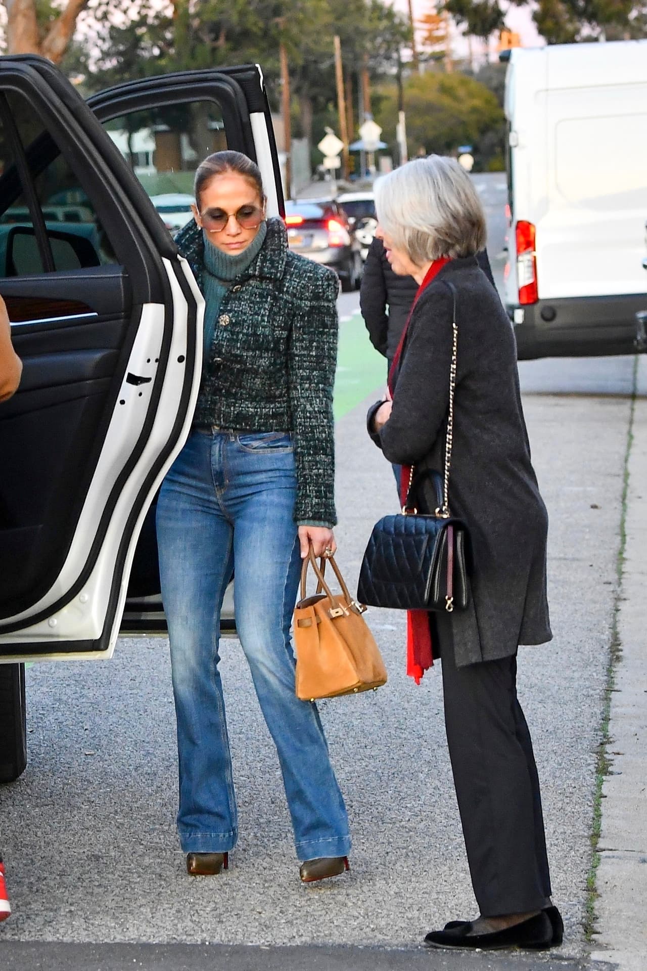 JLo se mostró 
<b>muy atenta y cercana a su suegra</b>.
<br>