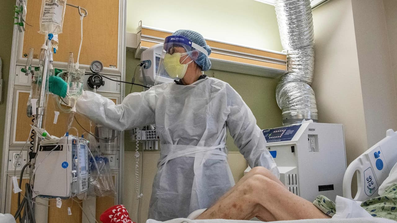 Acusan a una enfermera de asegurar falsamente que había revisado a un paciente que horas después murió