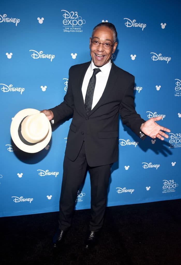 Lo que sí podríamos casi asegurar es que veremos a Bo-Katan Kryze como Katee Sackhoff y Giancarlo Esposito como el despiadado Moff Gideon en esta tercera entrega.