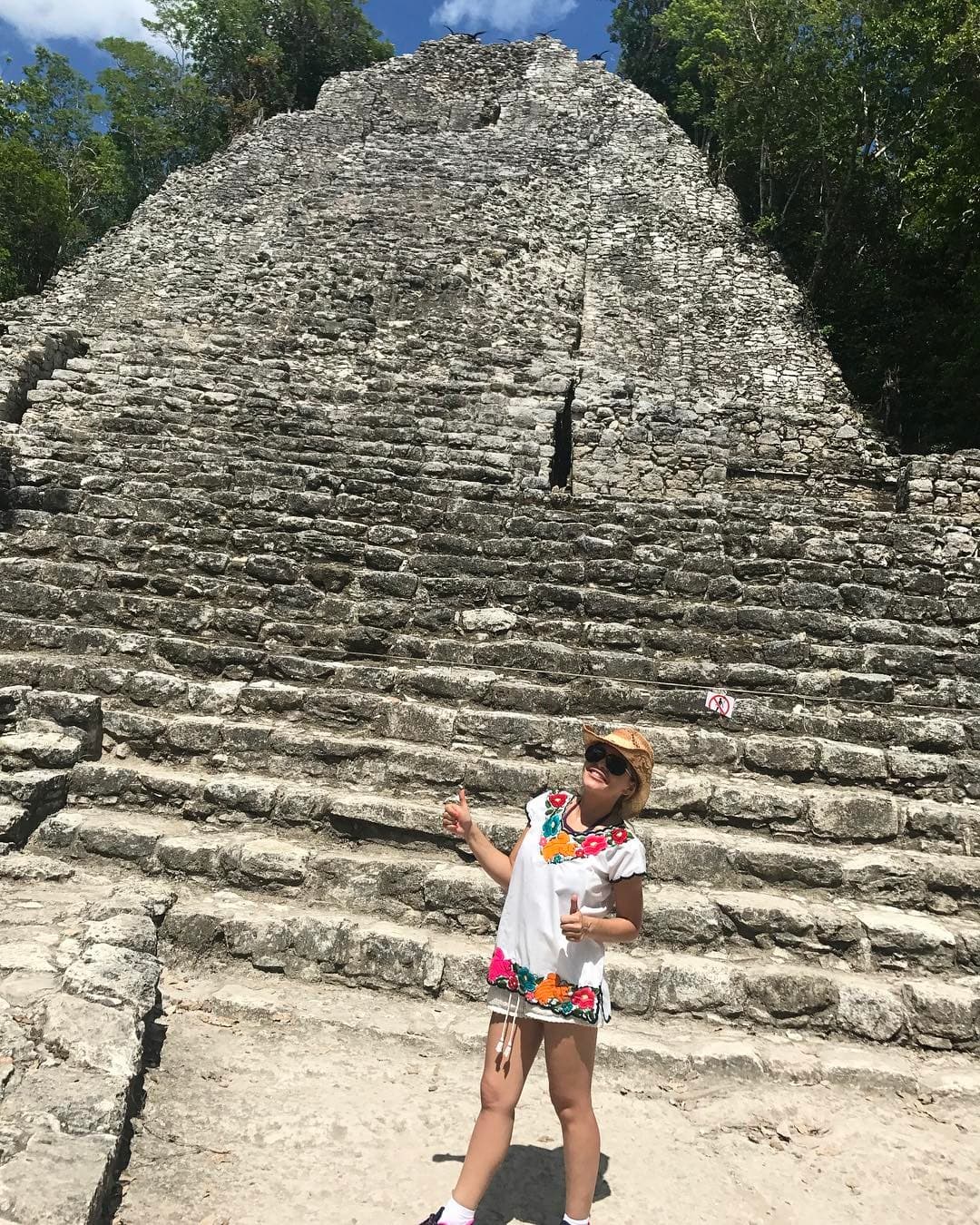 Pero también gusta de conocer más de su país, es por eso que a principios de julio visitó las ruinas arqueológicas de Cobá, esto en el estado de Quintana Roo.