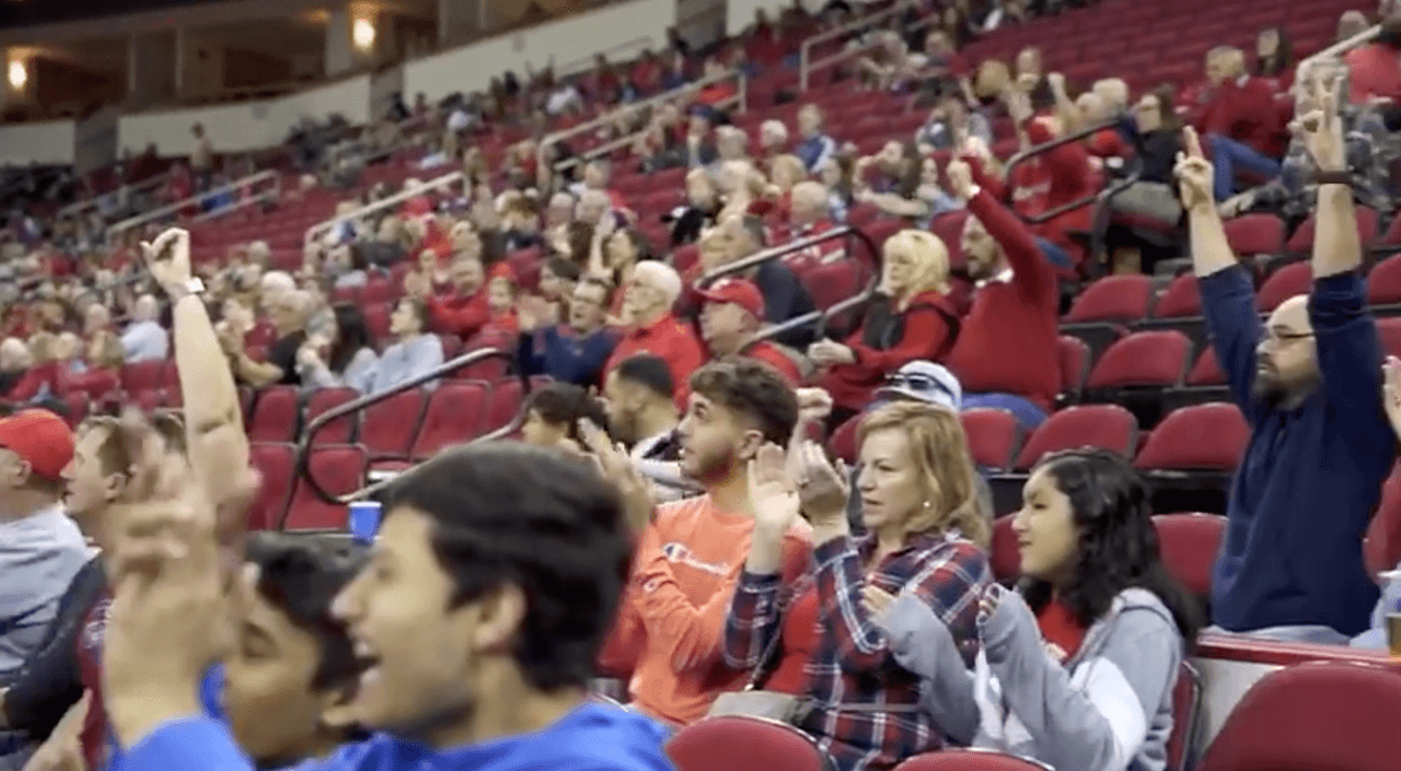 La primera vez que se desarrolló una carrera de este tipo fue en un juego de los Memphis Grizzlies en el 2009.