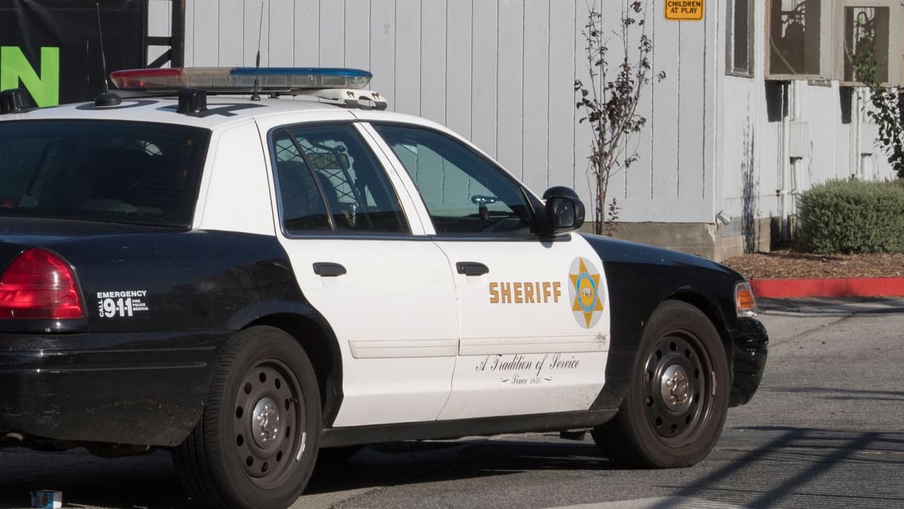 ¿En qué consiste el plan del alguacil de Los Ángeles para evitar incidentes en casos de salud mental?