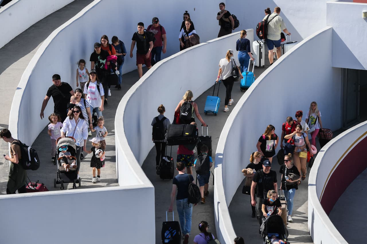 Biden planea una nueva política migratoria para restringir el asilo en frontera con México similar a la de Trump