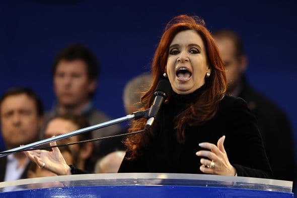 Por ejemplo, la presidenta de Argentina, Cristina Fernández, en el puesto 13, por delante de la estrella Beyonce Knowles (14) o la premio Nobel de Paz birmana Aung San Suu Kyi (20).