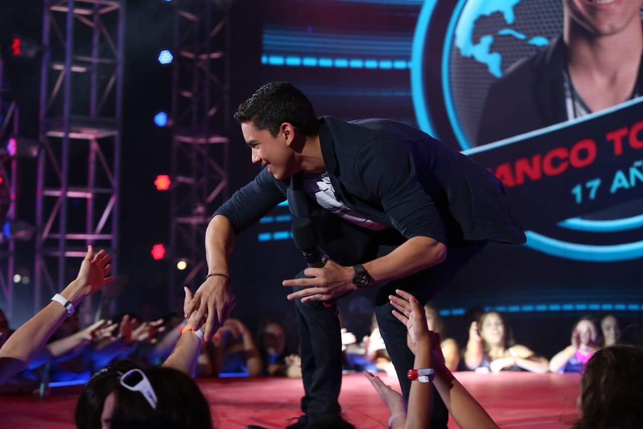 Otro chico que nos dejó boquiabiertos con su fuerte voz y old soul. In love!