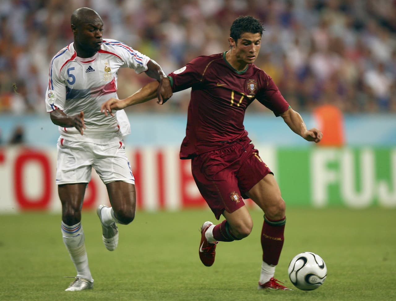En 2006 CR7 jugó su primera Copa Mundial por su selección. Una gran exhibición, pero Francia les puso el alto en semifinales y debieron conformarse con el cuarto puesto de la contienda.