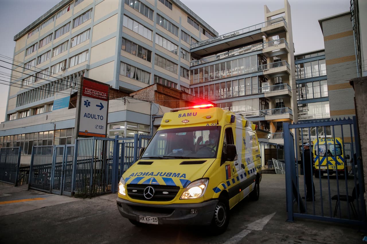 Un niño muere al caer de un séptimo piso y su mamá queda gravemente herida tras aventarse para rescatarlo